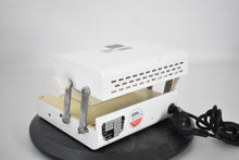 Laden Sie das Bild in den Galerie-Viewer, POLYLUX-UVA Lichthärtegerät